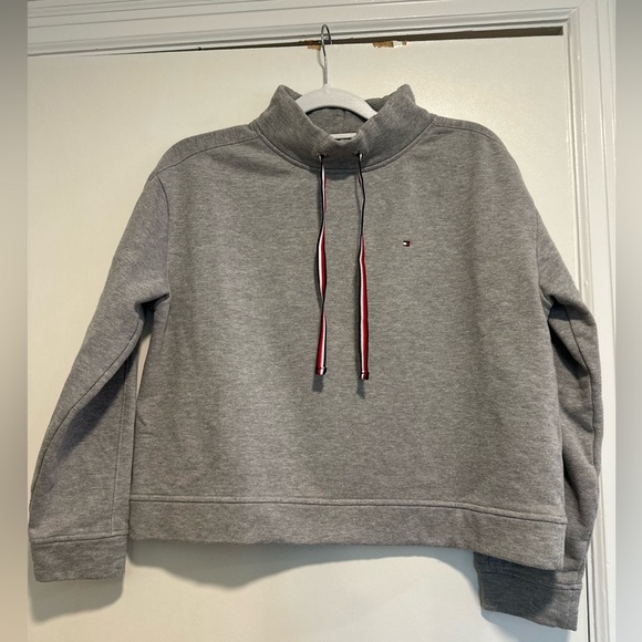 Tommy Hilfiger Women Sz: M Gray Boxy Mock Collar Pullover. Minimalist. logo. - Picture 1 of 10